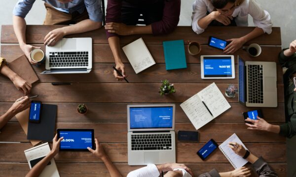 businees people working at desk